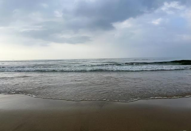不去北海了！这里比北海净20倍，海景不输三亚！美食堪比湛江