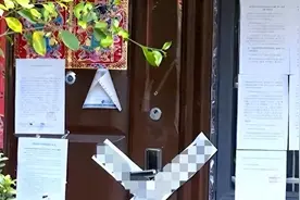 山东男子装修法拍房,墙内发现6000万巨款,将钱上交后遭原房主报复图片