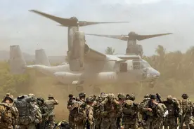 美媒：距离台岛100英里处有一支美军，60分钟内可抵达台岛图片