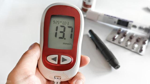 糖尿病不能吃鸡蛋？内分泌科主任：不想血糖飙升，少吃这几种主食