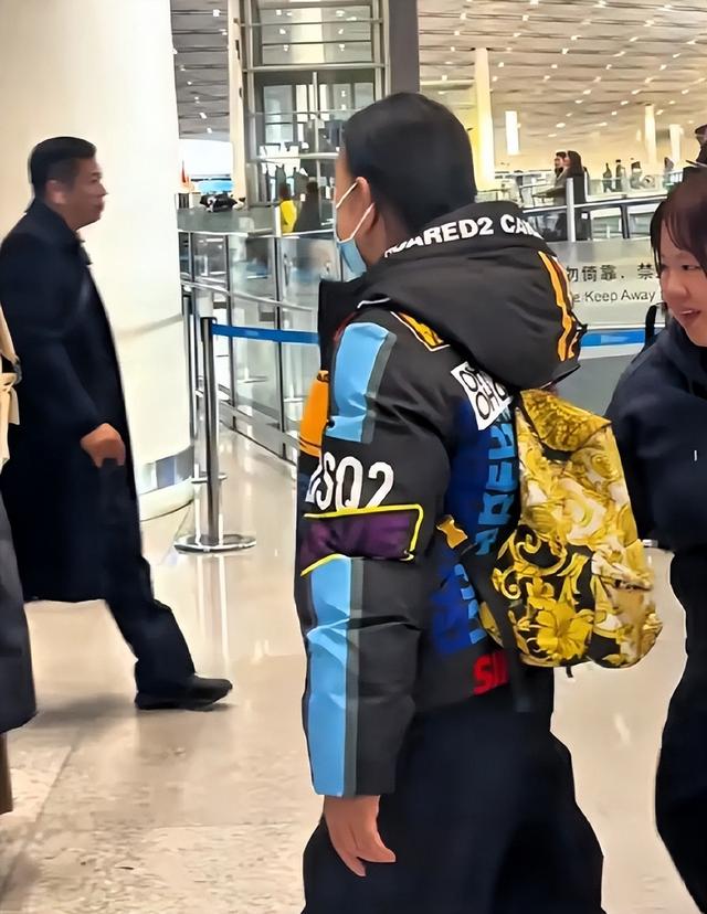 钱再多有什么用？刘晓庆意外摔倒、分不清人	，给中老年人提了个醒