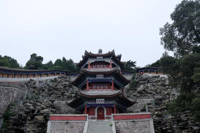 “青山依旧在，几度夕阳红”的北京香山
