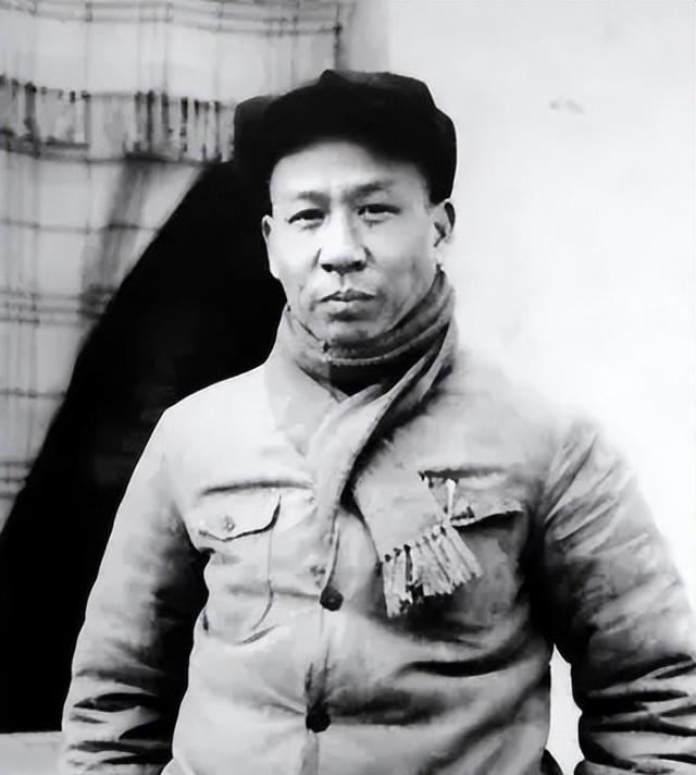 55年毛主席拒绝大元帅军衔，笑问周总理：你的元帅军衔还要不要评