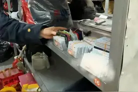 四天捡到上千个身份证，南京南站失物招领处都爆仓了，做法很温暖图片