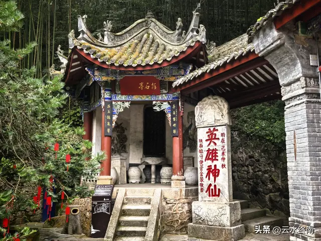蜀道上的大人物，没有一个不来这里拜谒，但我是个看热闹打酱油的