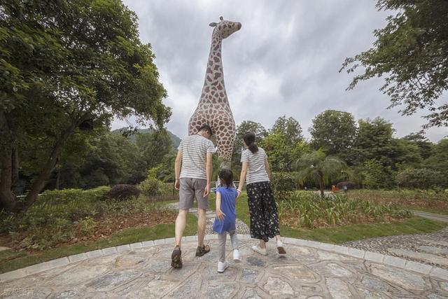 清明2.96亿人次出门：不再挤名山大川，县城反向游成了香饽饽
