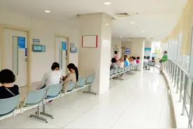 手脚痒，一抓就起疙瘩怎么回事图片