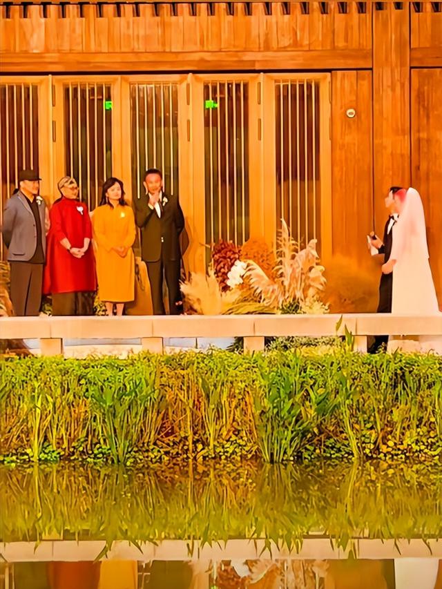 演都不演了！刘欢女儿大婚不到24小时，恶心的一幕出现了