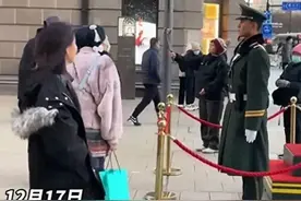 大反转！央视军事发声后，挑衅站岗哨兵女子身份被查，果然有情况图片