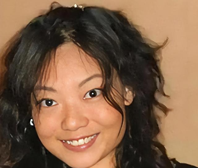 豪门玩物，几年被折磨成牙齿全脱落，不足80斤	，似骷髅，惨不忍睹