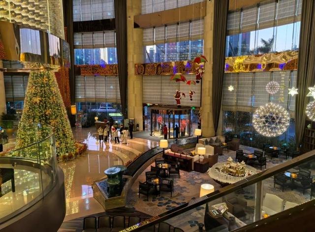 厦门源昌凯宾斯基大酒店，建筑高度197.6米，曾是福建最高的酒店