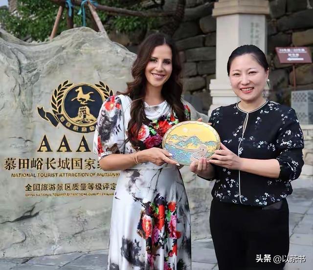 故宫为她开放！塞尔维亚第一夫人穿中国红北京一日游，美得不像话