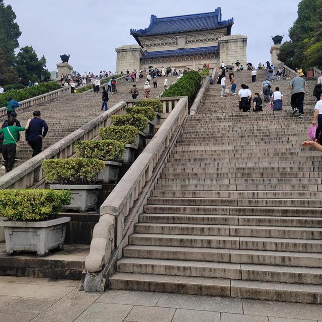 舌尖上的中国：十大美食之都的饕餮之旅