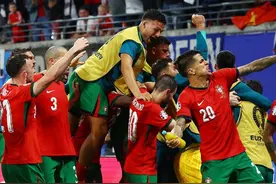 欧洲杯最新积分榜：葡萄牙2-1绝杀，黑马3-1升至榜首，新军垫底图片