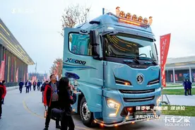 国产重卡最大840马力！带电子后视镜，陕汽X6000旗舰版全副武装图片