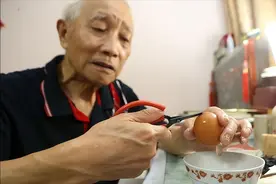 一颗鸡蛋等于三副药？鸡蛋是胆结石的加速剂吗？告诉您答案图片