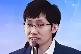 万万没想到，两会第一个被表扬的，不是王兴兴、雷军，而是梁文锋图片