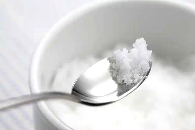 或致癌。疾控提醒：这东西别再囤了，很多人家里都有，赶紧扔！