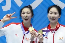 江苏女排官媒发声，庆祝6人入选国家队，重点推荐新晋接应周页彤图片