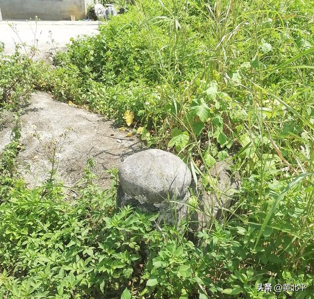 广西南宁市马山县乐圩300年古墓，墓主韦姓疑是兴隆土司韦贵后裔