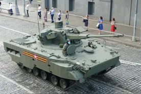 俄式低空铁盾：2S38型57毫米大口径防空炮，光电锁定比雷达更强？图片