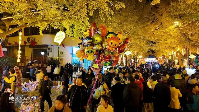 哇塞！天水秦州青年北路“黄金大道”文旅周嗨翻啦，速来打卡！