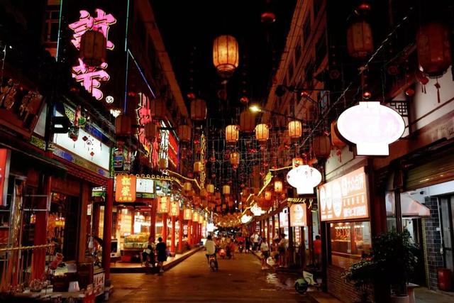 中国首个美食地标城市！300多种小吃，带上1TB的胃才能吃嗨