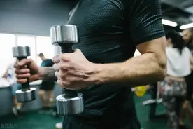 一套公认的健身流程，按照4个步骤，花更少时间达到更好效果图片