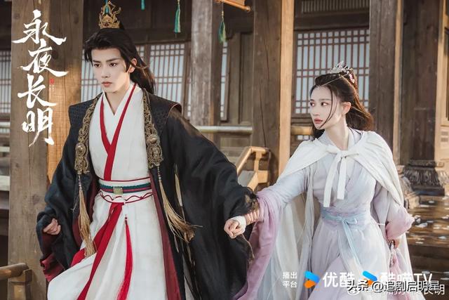 《永夜长明》必追五看点！李菲短剧推荐高甜吻戏、疯批虐恋通通有