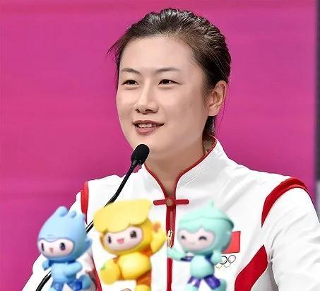 丁宁现状：退役4年拒绝国乒安排，如今是北大教师，年薪30万够了