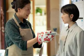 丈夫把工资卡交给婆婆，我菜不买饭不做，婆婆想还卡，我：不要图片