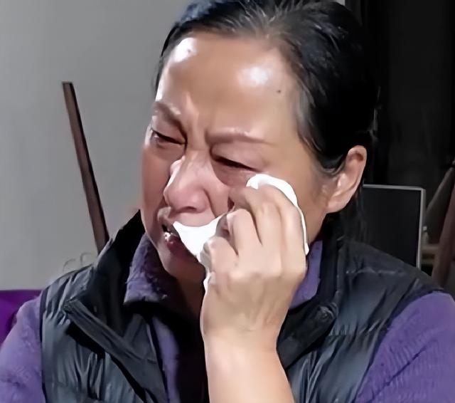 狗主人被反杀案开庭，9人闯门打砸，妻子后悔冲动，更多细节披露