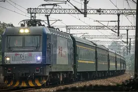 压迫感！说一下第一次买火车卧铺，上铺、 中铺 、下铺、给我的感受图片