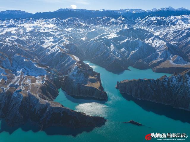 雪落肯斯瓦特！玛纳斯这片“水墨秘境”美到窒息