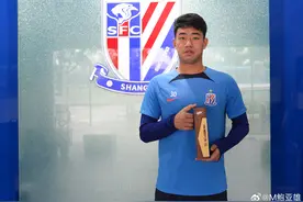 足协杯半决赛严重失误送点，门将鲍亚雄再发文：大家不要去和其他人争论什么，我会努力打好接下来的比赛图片