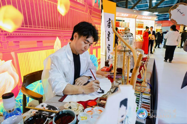 第八届进博会“国家级步行街”陕西展区正式亮相！