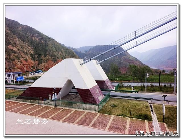 甘肃永靖：天然的“鸳鸯火锅”奇观 - 黄洮交汇处