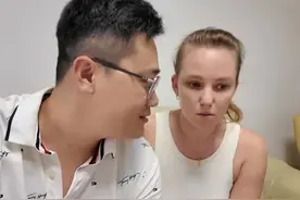 云飞:热尼娅爸爸遇到紧急情况，婆家人拒绝帮助，热尼娅非常无奈图片