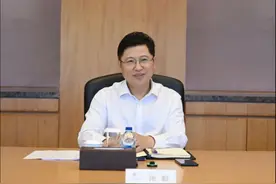 1.8万亿总市值，建行迎来70后行长，去年薪酬约69万图片