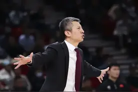 “儒将”郭士强：坎坷执教17年，因事业与前妻离婚，如今满头白发图片