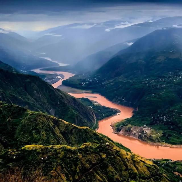 昭通行记：在乌蒙山脉探访奇山异水