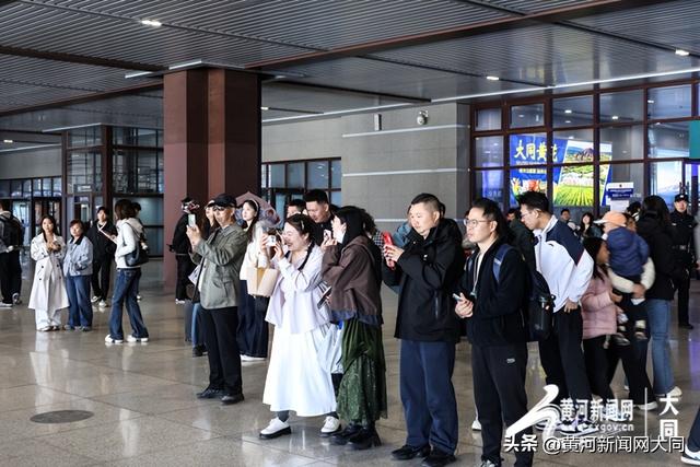 清明文旅添新意 代王府演艺亮相大同南站 古风迎宾暖客心