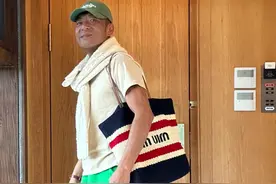 男人上了年纪，建议多背这4种包包，时尚百搭还耐用，高级有格调图片