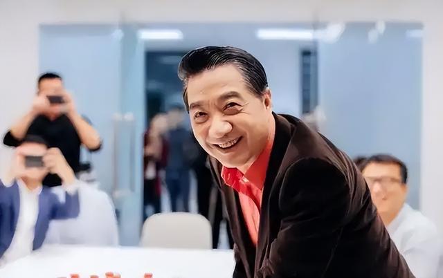 为什么“战略忽悠局局长”张召忠，突然消失了	，去哪里了？