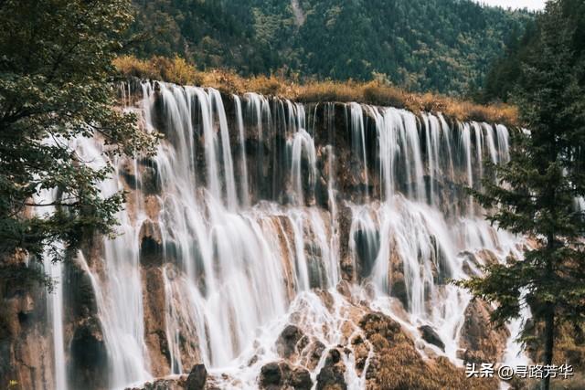 忆起诺日朗瀑布前的那个少年