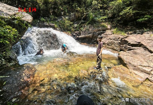 探秘龙宫村：夏日玩水避暑的绝美心形潭，美如水晶宫