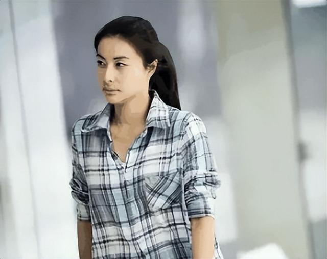 霍启刚没想到，44岁郭晶晶再传喜讯，让霍震霆和香港阔太圈沉默了