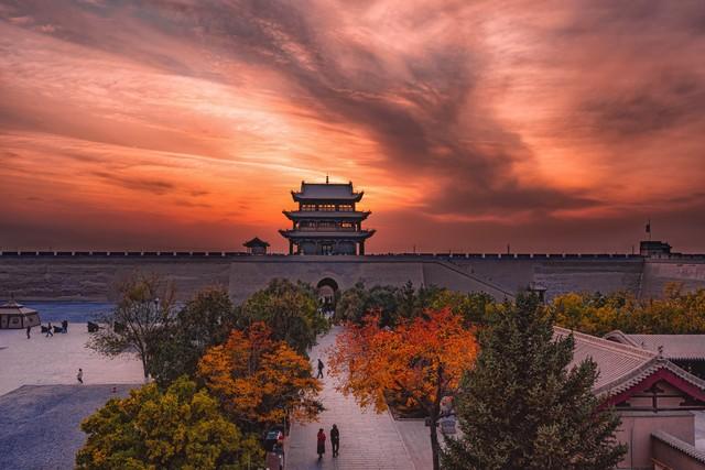 甘肃秋日限定丨三色交织的视觉盛宴，邂逅最诗意的陇原！