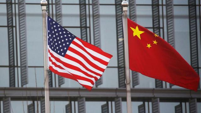 当着20多国面，小泉要求联合抗华，转头发现	，美国对中国连让两步