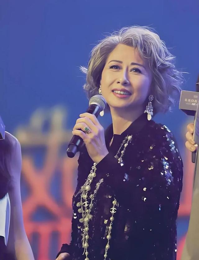 叶倩文，被骂“第三者”不辩解，68岁靠活法圈粉年轻人